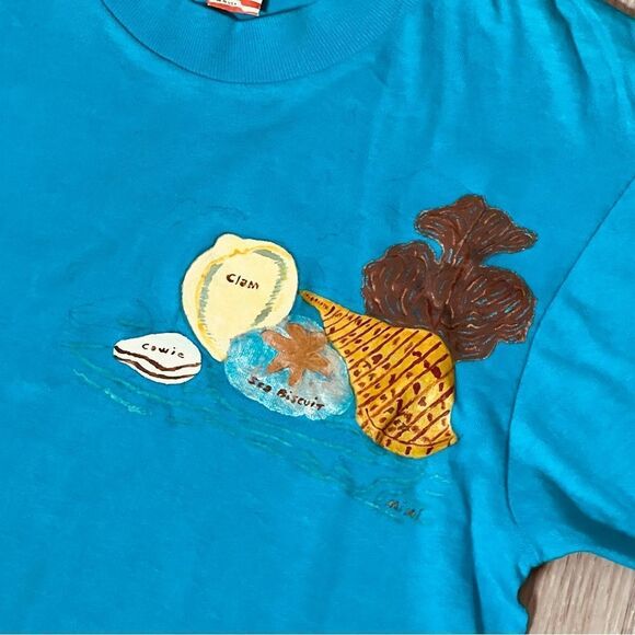 Vtg 90s Fruit of the loom Blue Sea Shells Hand Painted Single Stitch T shirt M - Picture 2 of 8